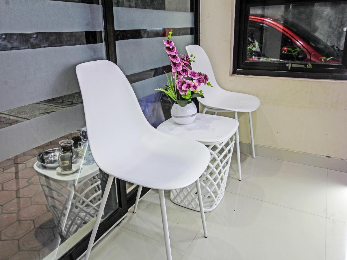 Super Oyo 91202 Family Guest House Syariah Tulungagung Exterior foto